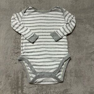Uniqlo Gray Striped Kids One Piece body